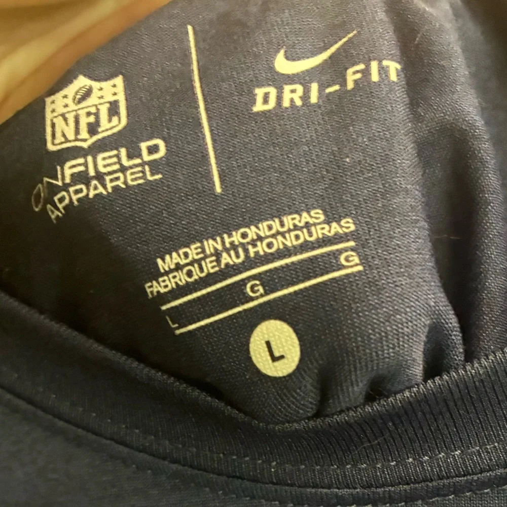 Nike NFL On Field Dri Fit‎ New England Patriots Mens Large Blue Football T Shirt
